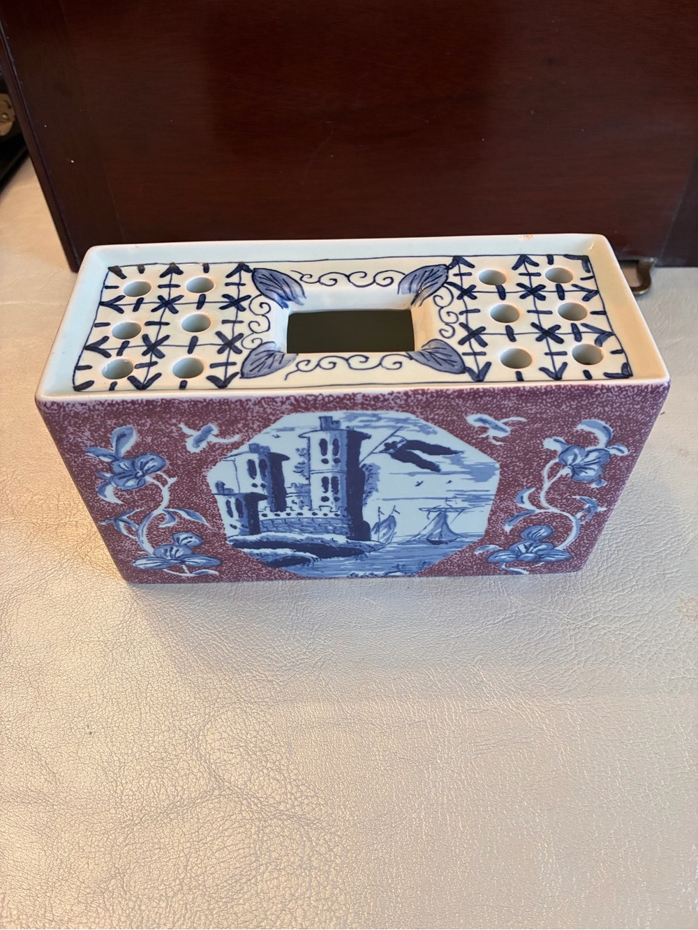 1981 Delft OUD Williamsburg Restoration Polychrome Brick Flower Frog Vase, C 27